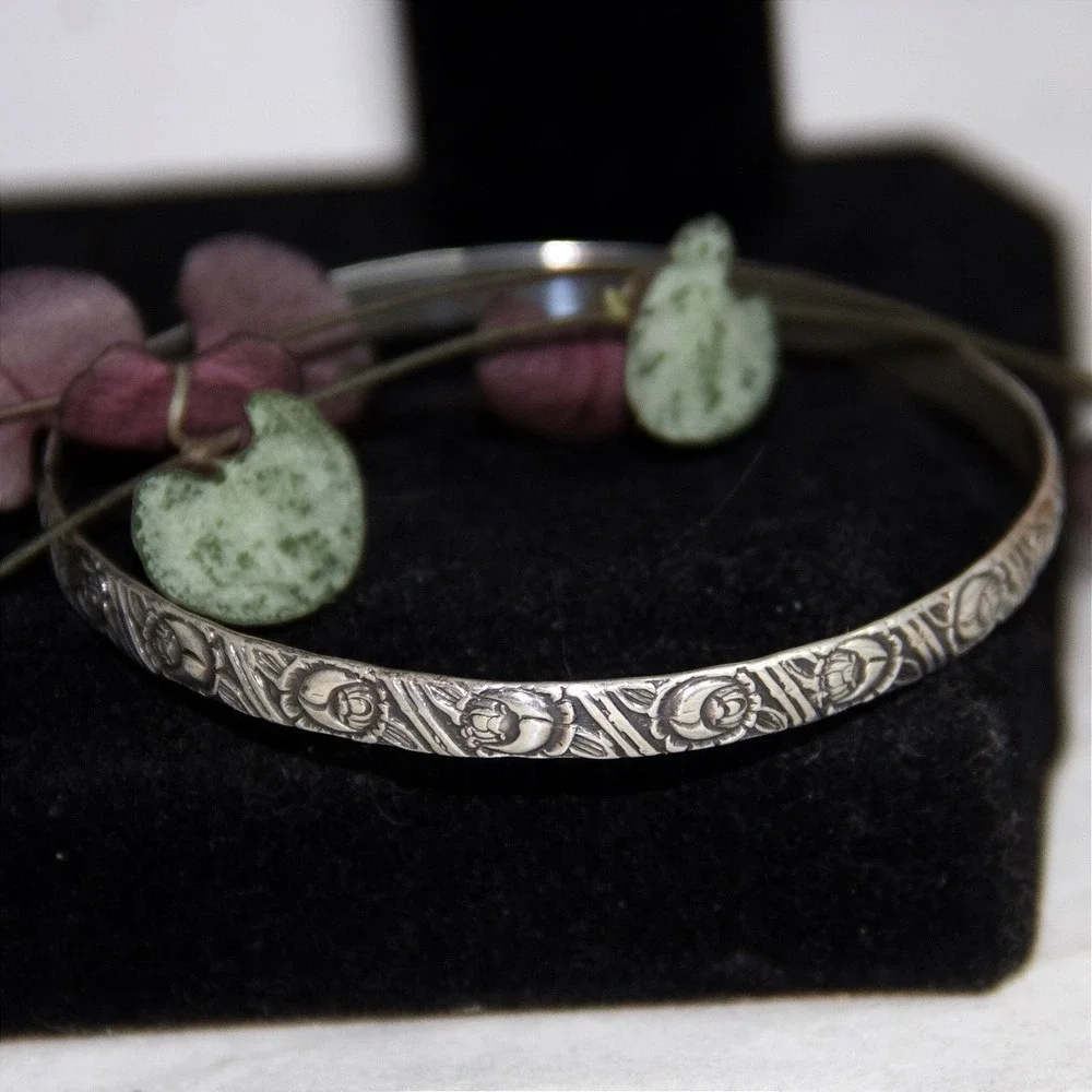 Beau Sterling Silver Floral Rose Repousse Bangle Bracelet Vintage 7.5 Inch